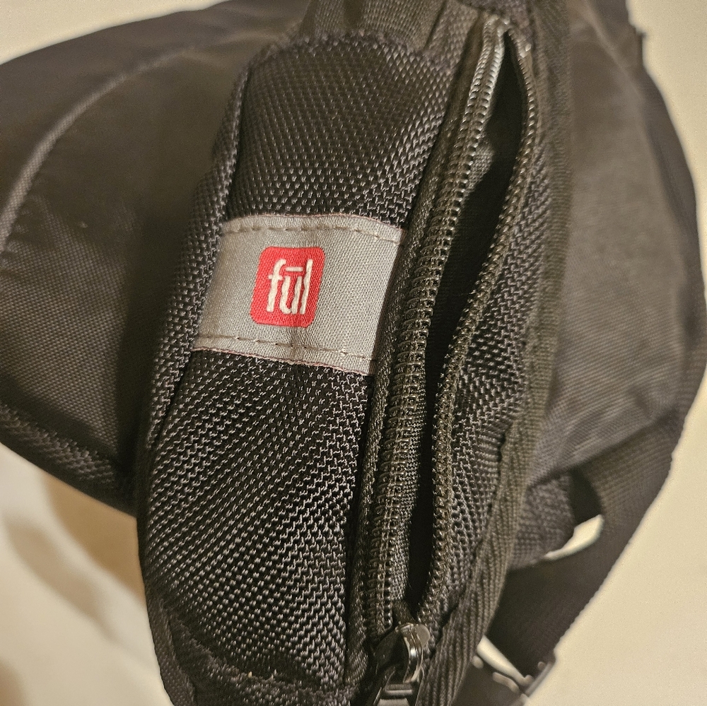 FūL Sling Shoulder Backpack - Picture 5 of 6